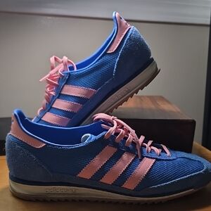 Adidas Women's Sneakers in Blue and Pink